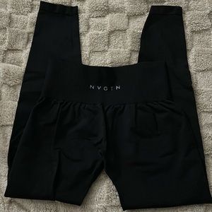 Black solid seamless leggings